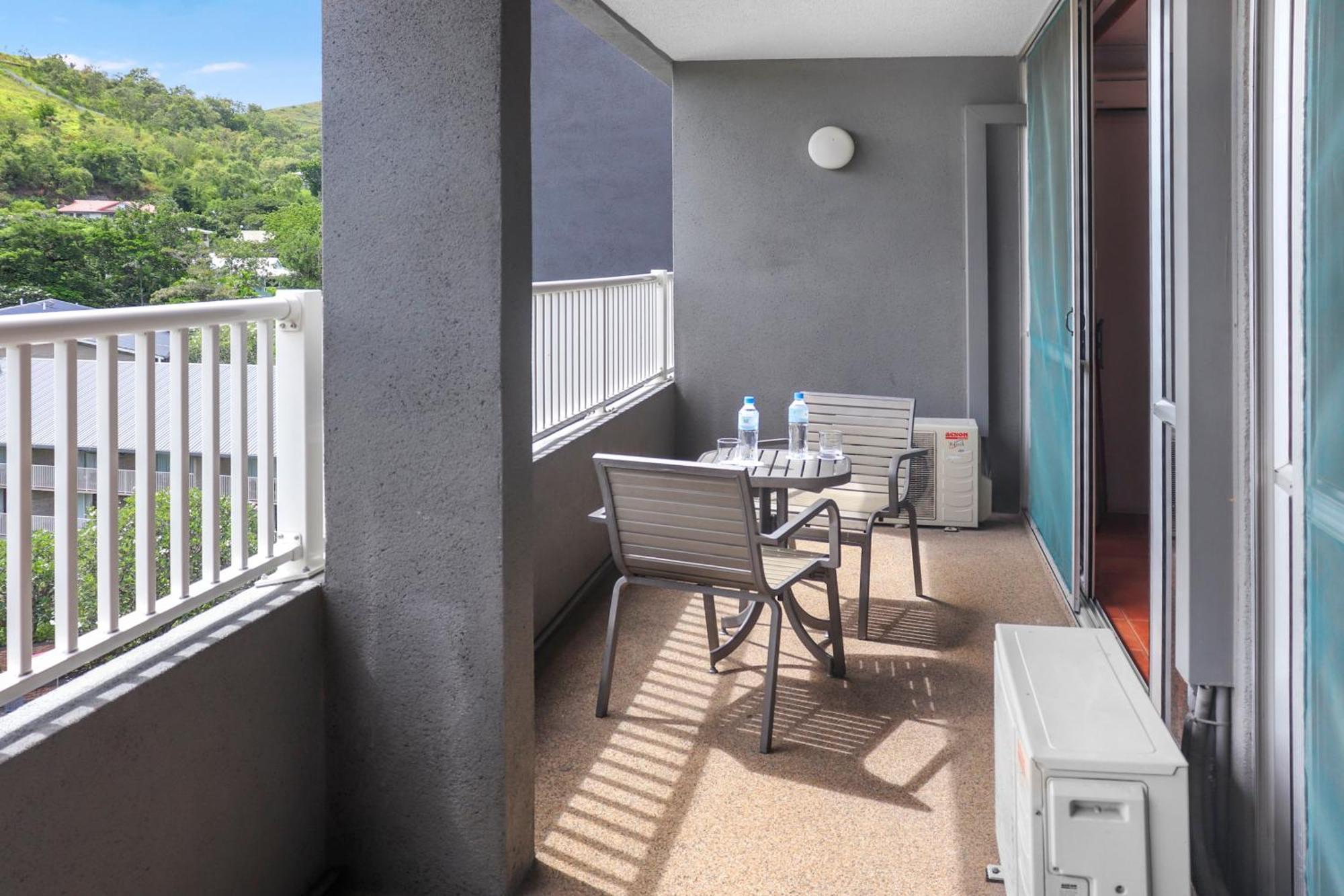 Holiday Inn & Suites Port Moresby By Ihg Porto Moresby Exterior foto