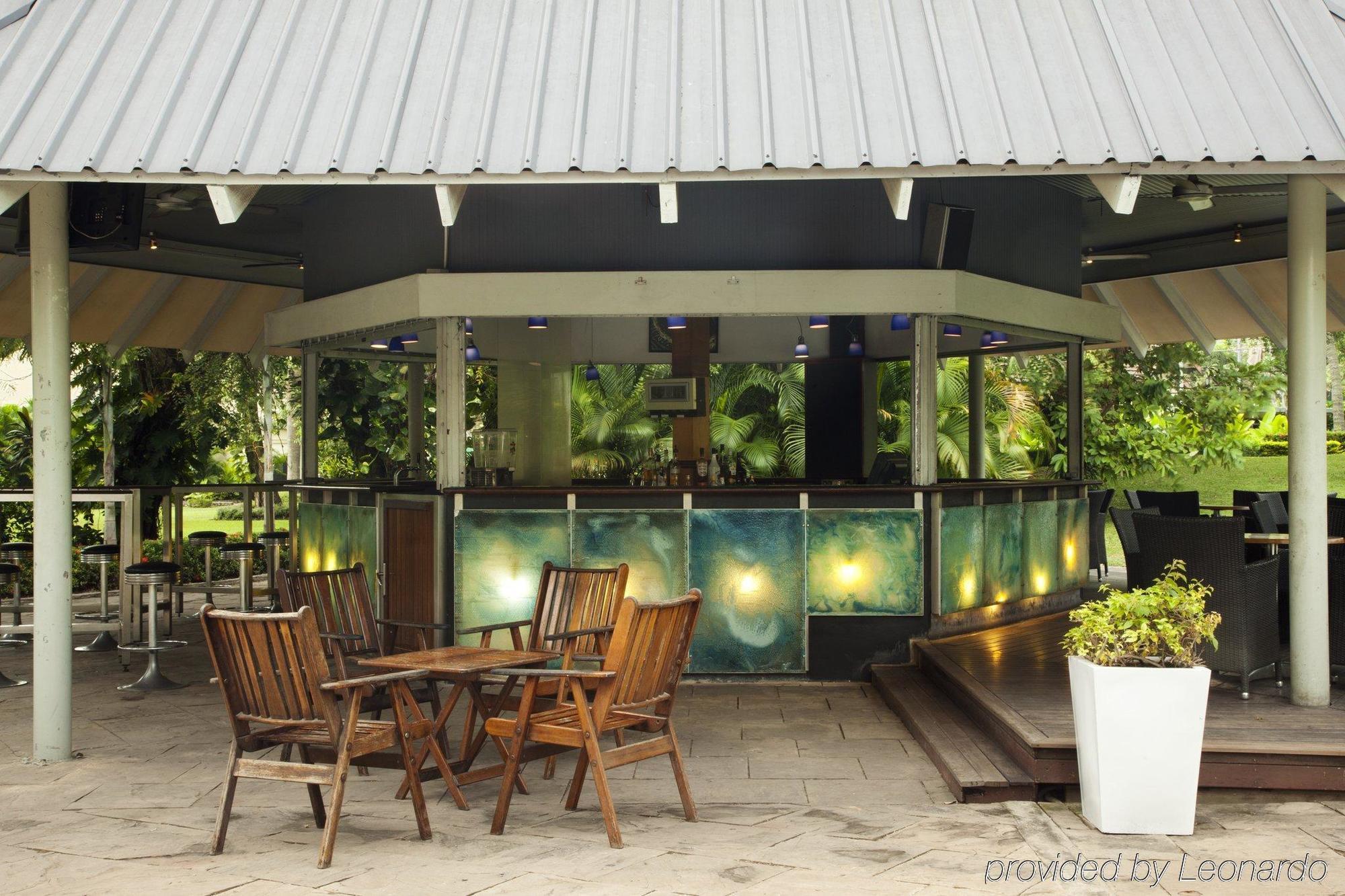 Holiday Inn & Suites Port Moresby By Ihg Porto Moresby Exterior foto
